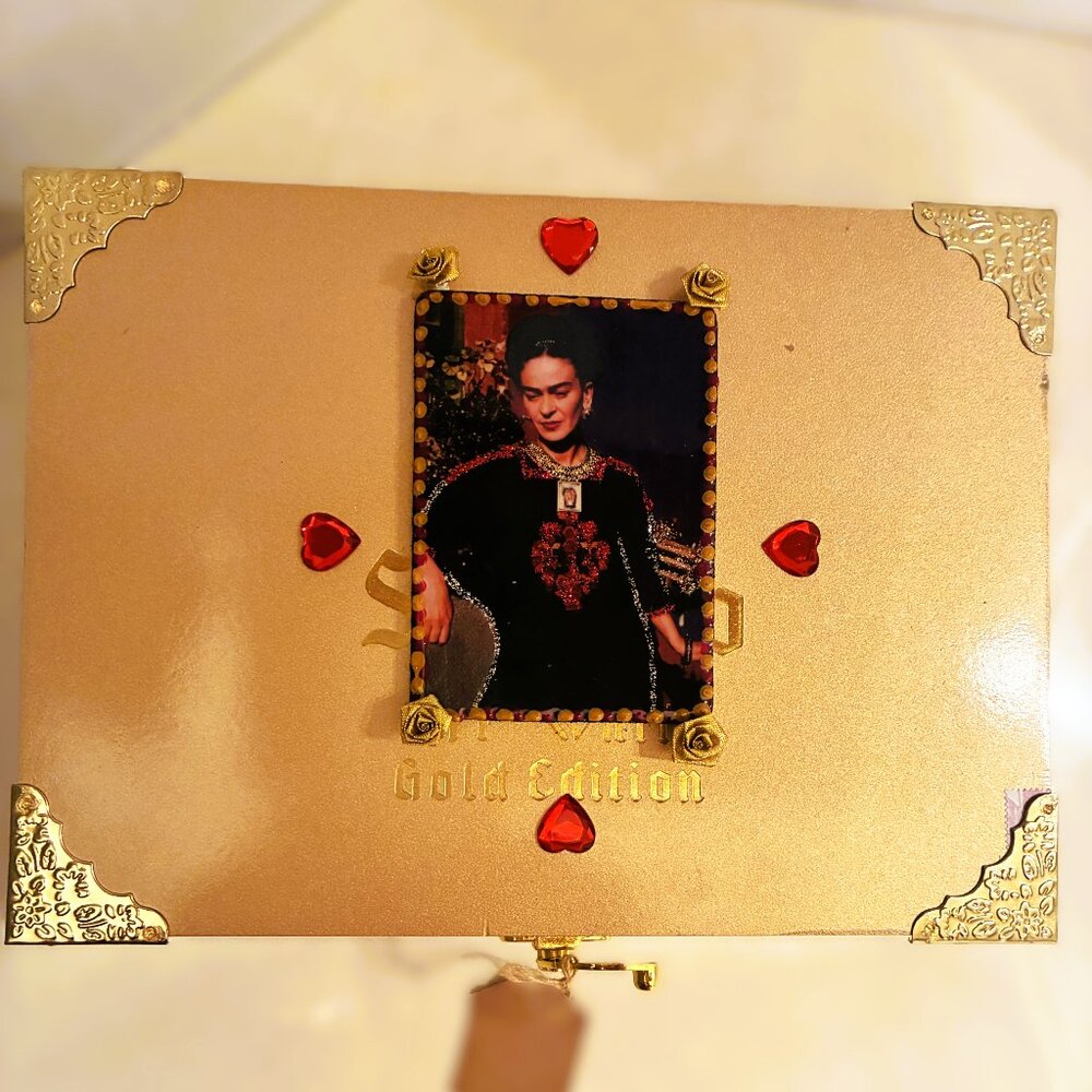 Suenos de Saundra Upcycled, Extremely Rare GOLD EDITION SINISTRO Cigar Box,